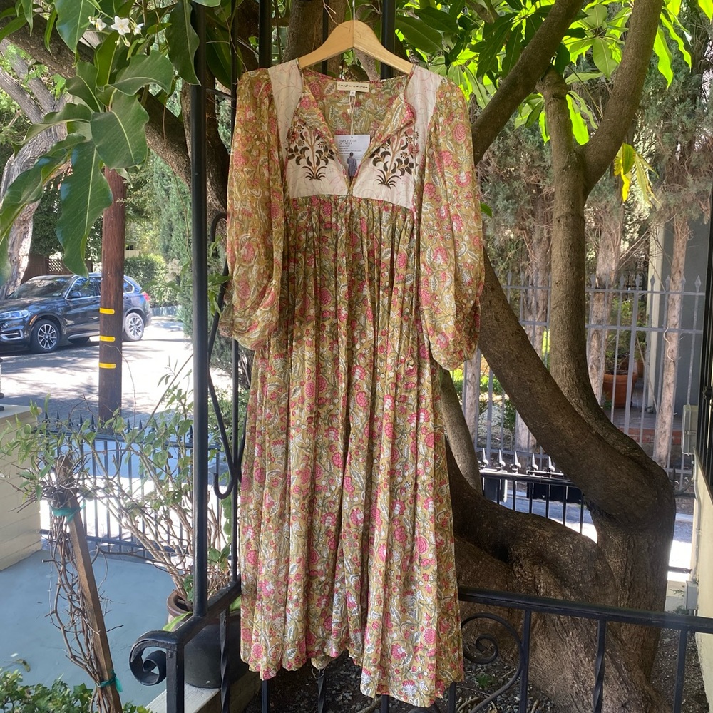 Kyra Midi Dress ~ Green Carnation